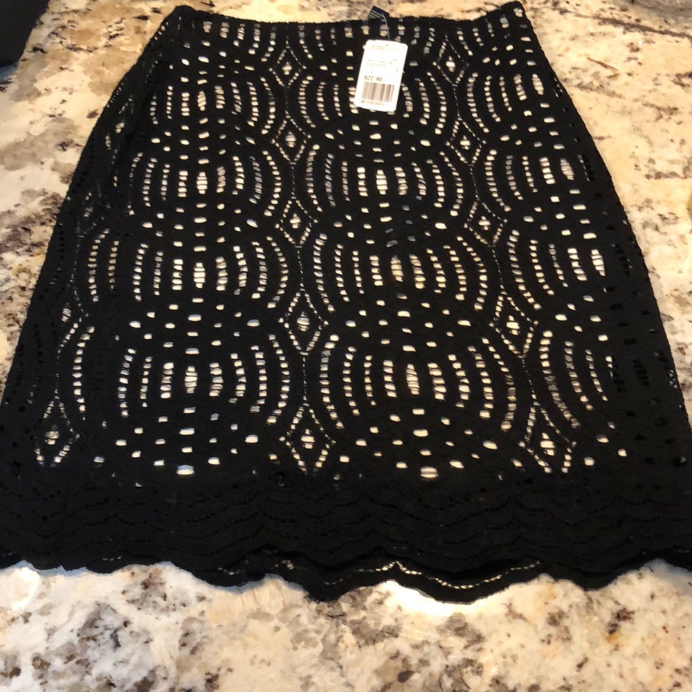 Skirt, knee length